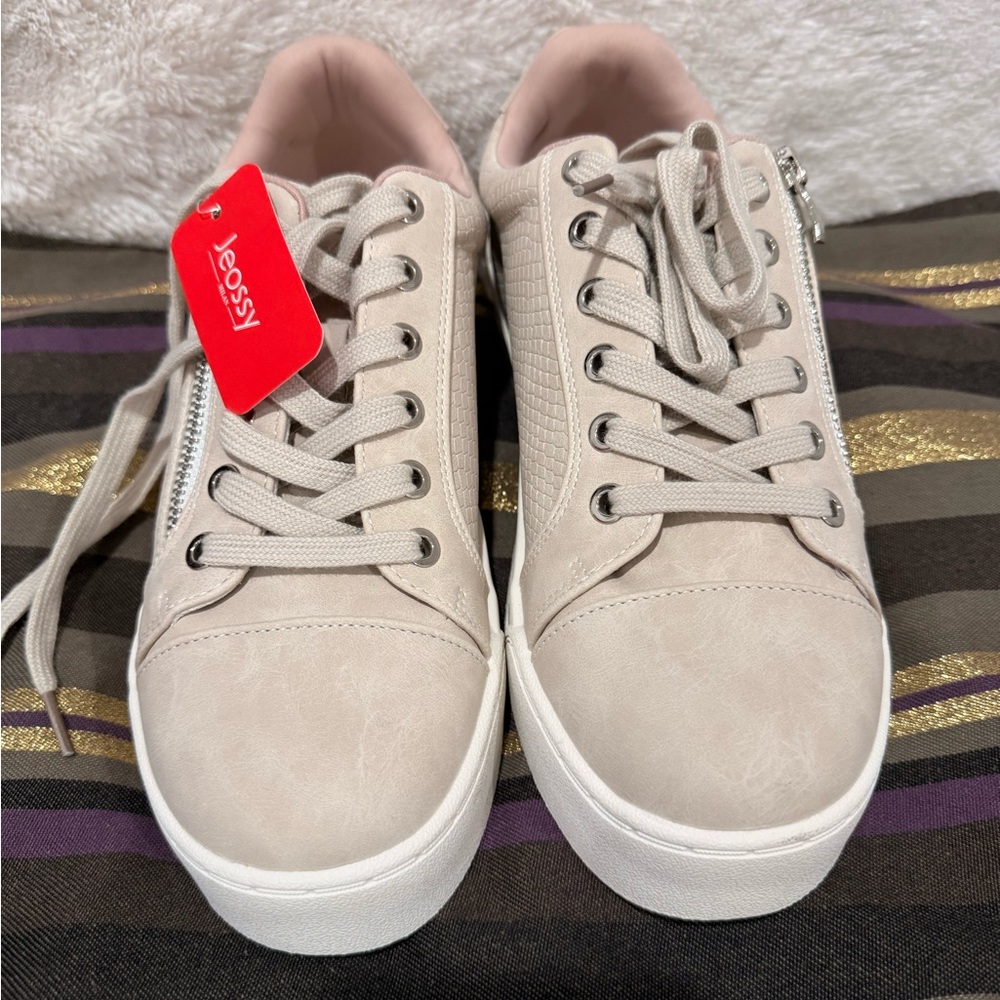 NWT Jessy Neutral Platform Sneakers | Side Zip size 8